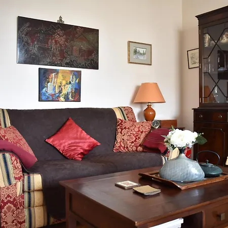 Appartamento 1 Bedroom With Balcony View